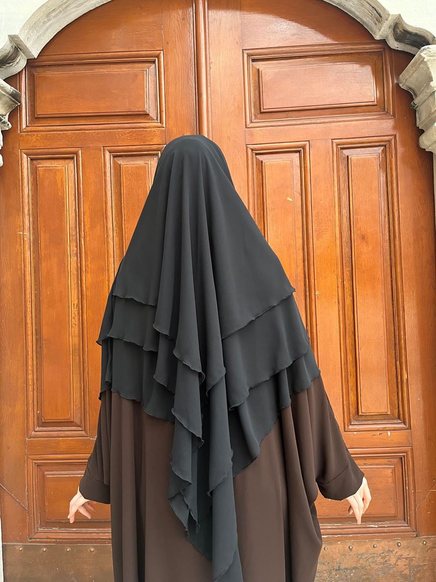 Nurun Sufle (Siyah) resmi