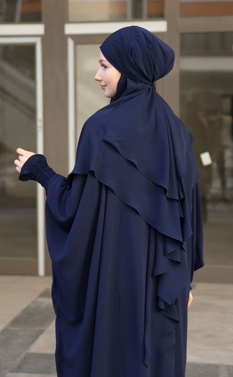 Razan Ferace (Lacivert) resmi